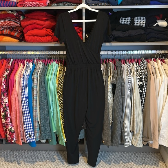 Express black crossover v neck elastic waistband short sleeve jumpsuit size XS - Picture 3 of 3